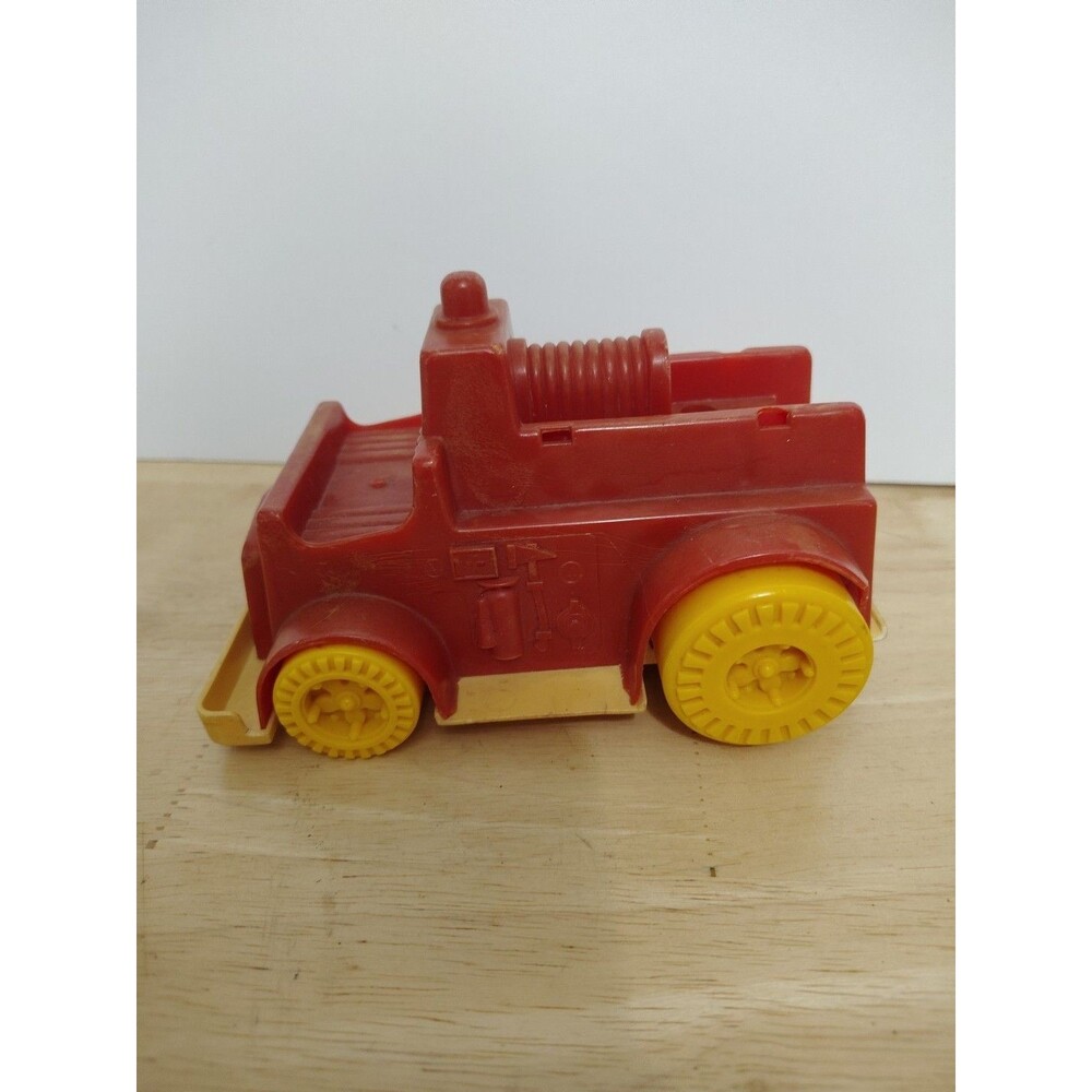 Vintage Pee Wee Fire Fighter 1972 General Mills Fun Group Kennet Products Read